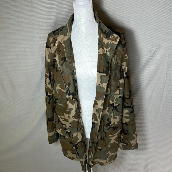 LOVE Tree Rmt Green Camo Utility Style Jacket - Size Medium, Like New - Picture 2 of 8